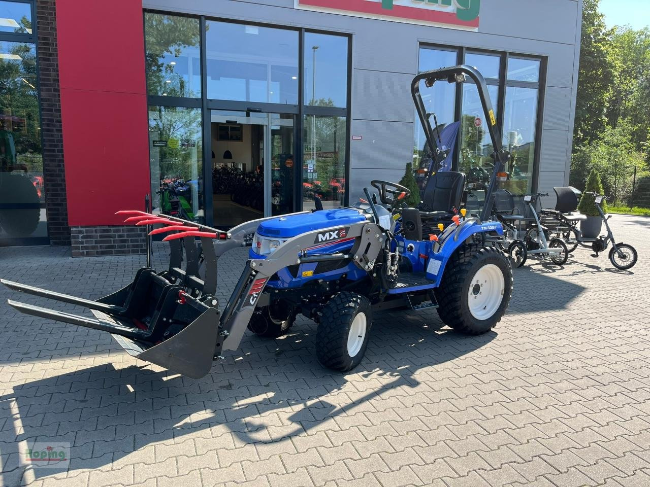 Iseki TM3267 AL - Трактор за комунални дейности: снимка 1 Iseki TM3267 AL - Трактор за комунални дейности: снимка 1