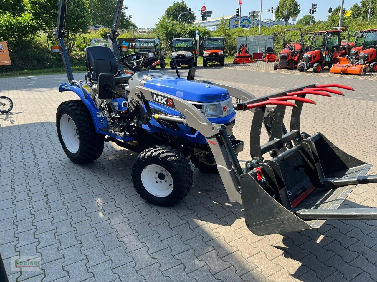 Iseki TM3267 AL - Трактор за комунални дейности: снимка 4 Iseki TM3267 AL - Трактор за комунални дейности: снимка 4