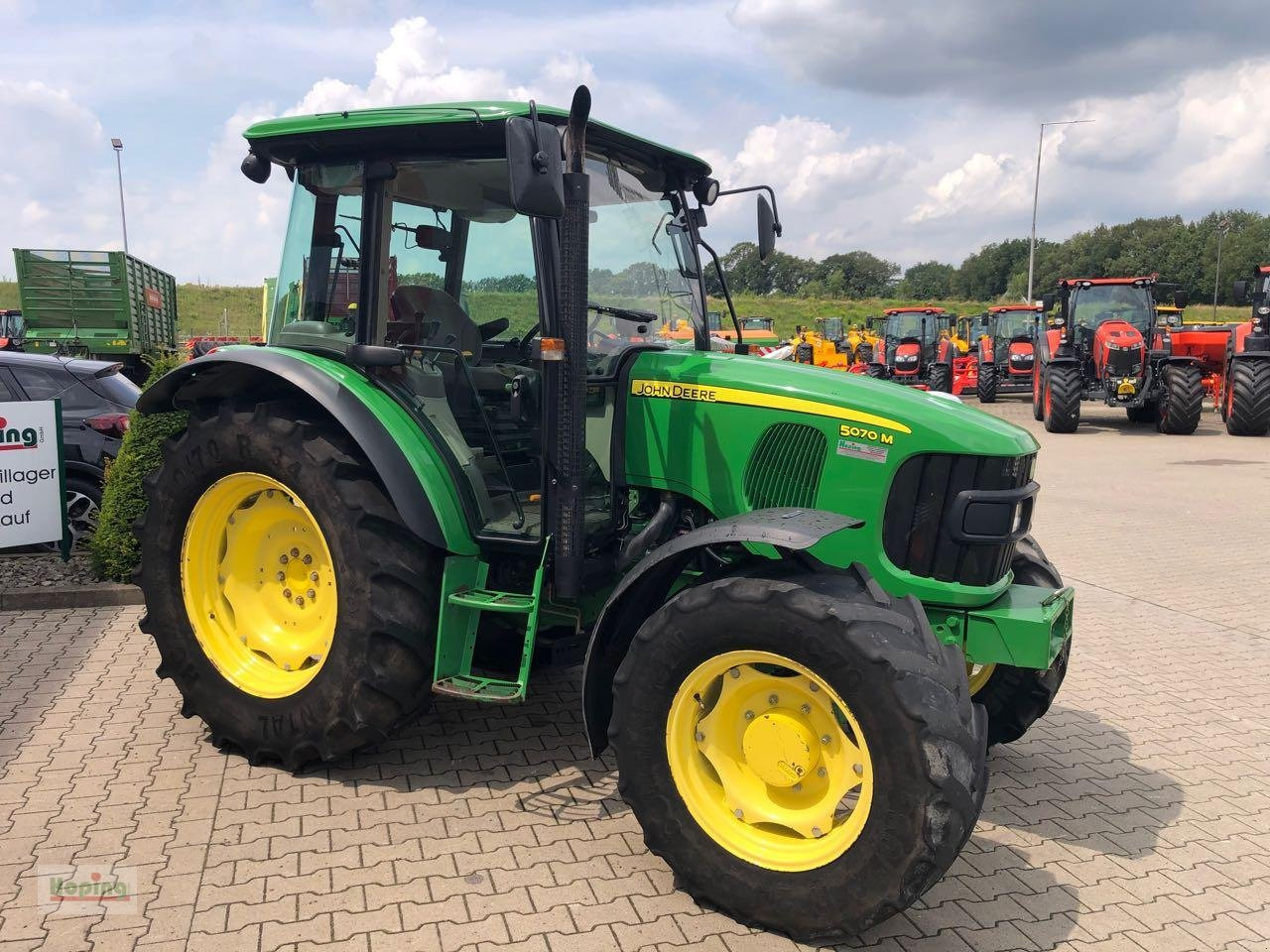 John Deere 5070 M - Трактор: снимка 3 John Deere 5070 M - Трактор: снимка 3