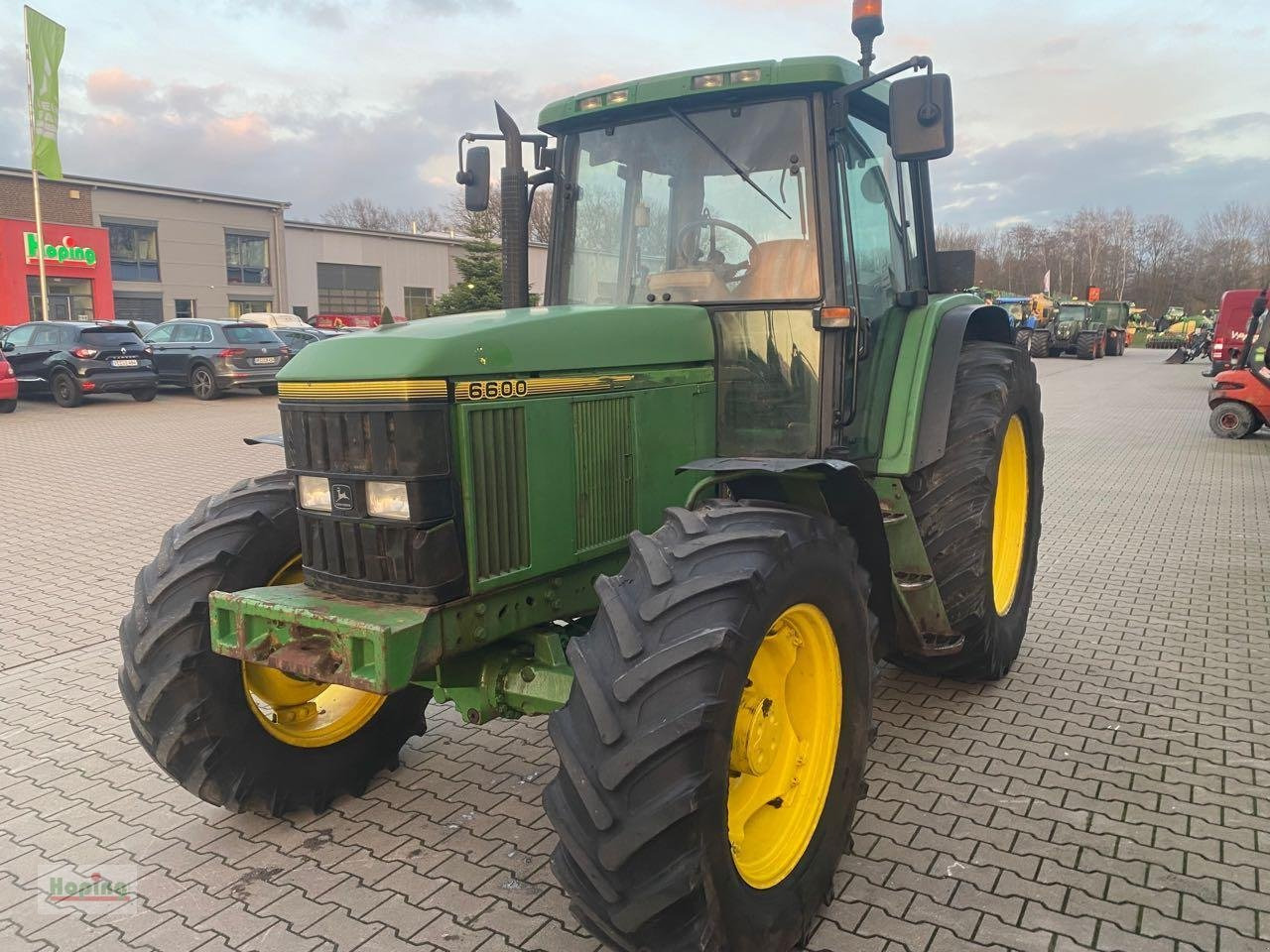 John Deere 6600 - Трактор: снимка 3 John Deere 6600 - Трактор: снимка 3