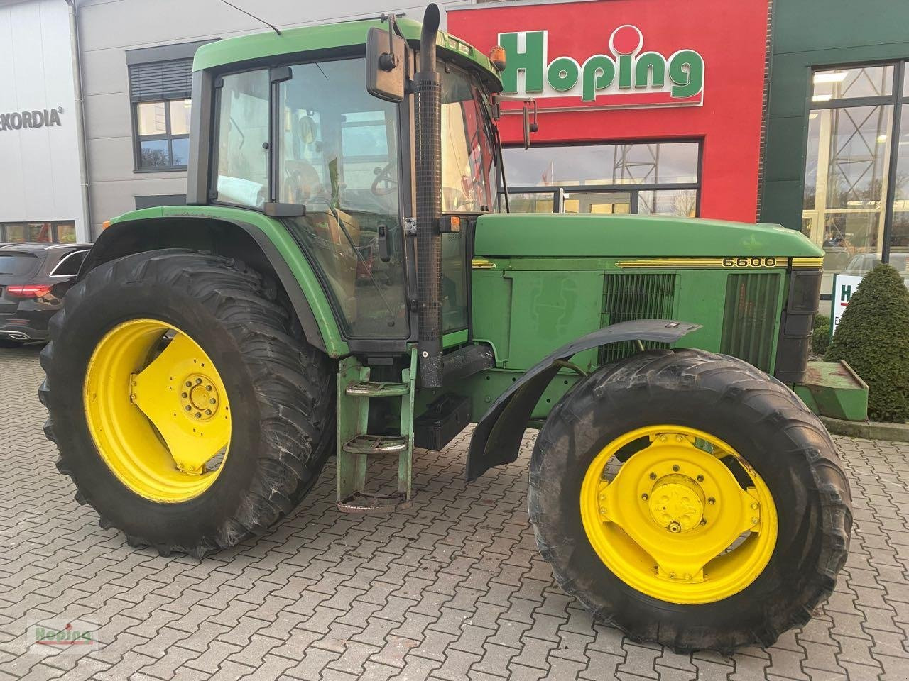 John Deere 6600 - Трактор: снимка 1 John Deere 6600 - Трактор: снимка 1