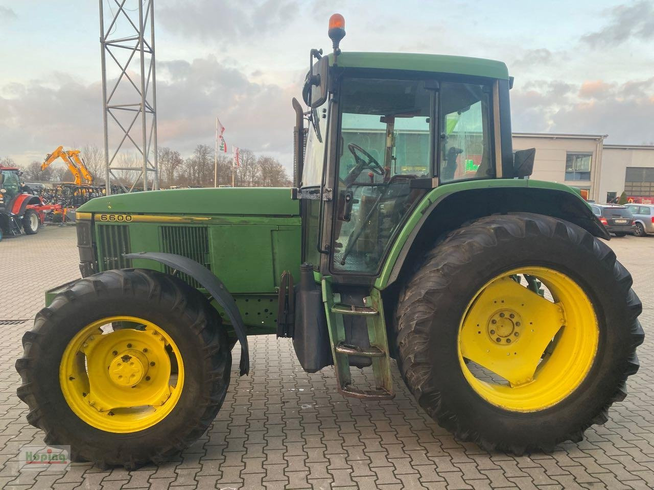 John Deere 6600 - Трактор: снимка 4 John Deere 6600 - Трактор: снимка 4