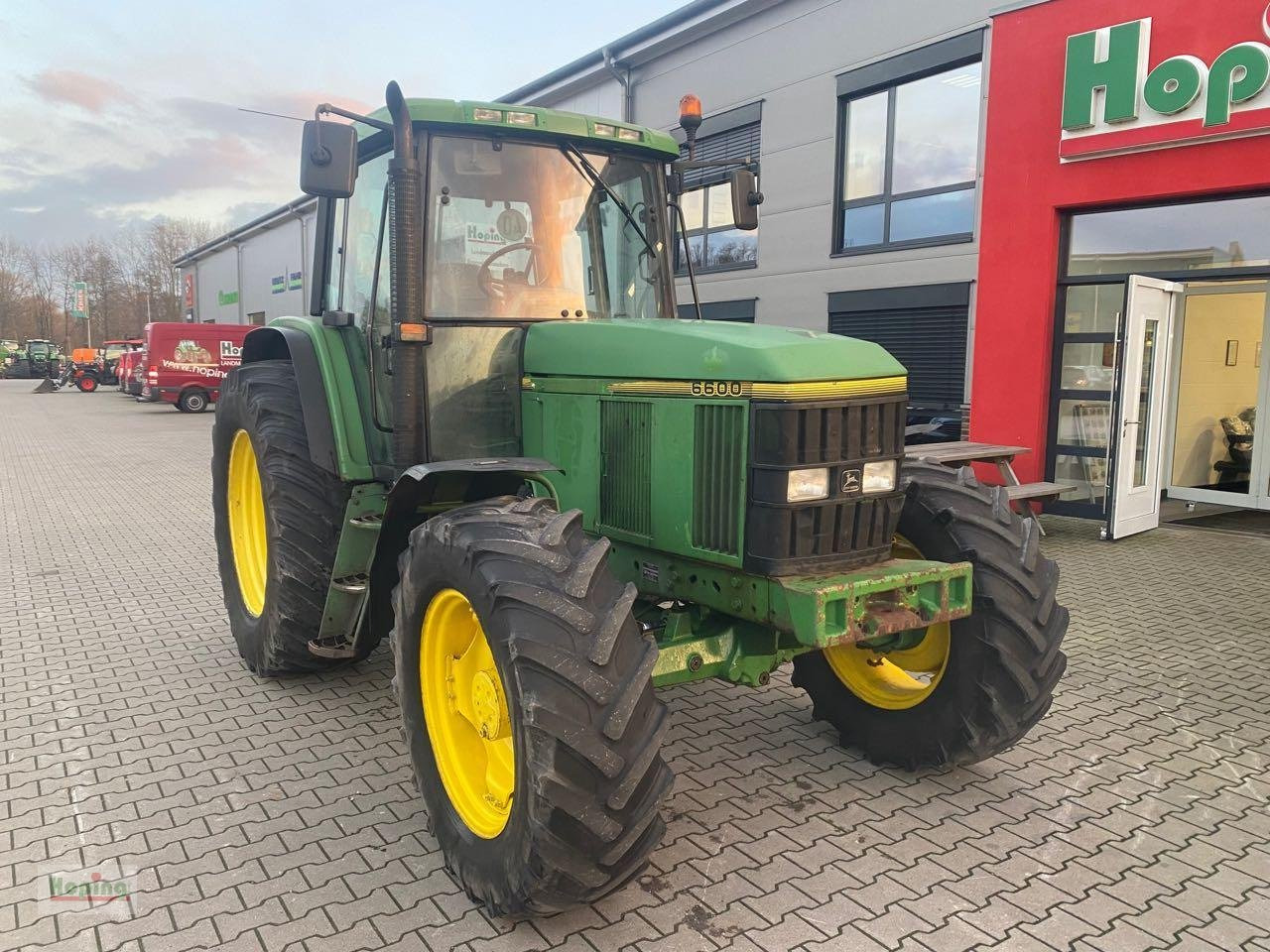 John Deere 6600 - Трактор: снимка 2 John Deere 6600 - Трактор: снимка 2