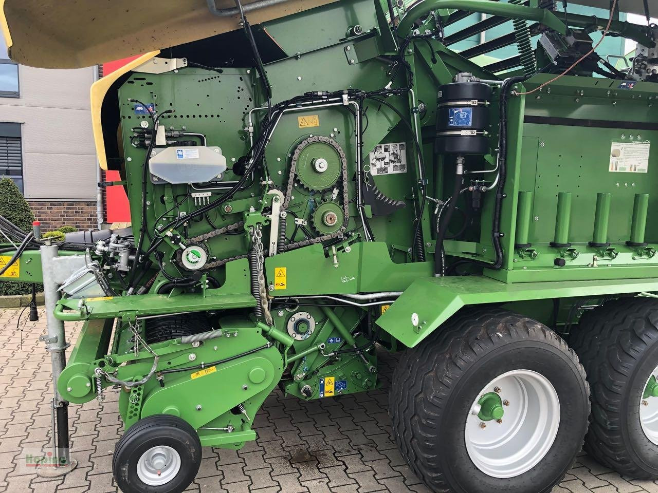 Рулонна сламопреса Krone Comprima CF 155 XC: снимка 9