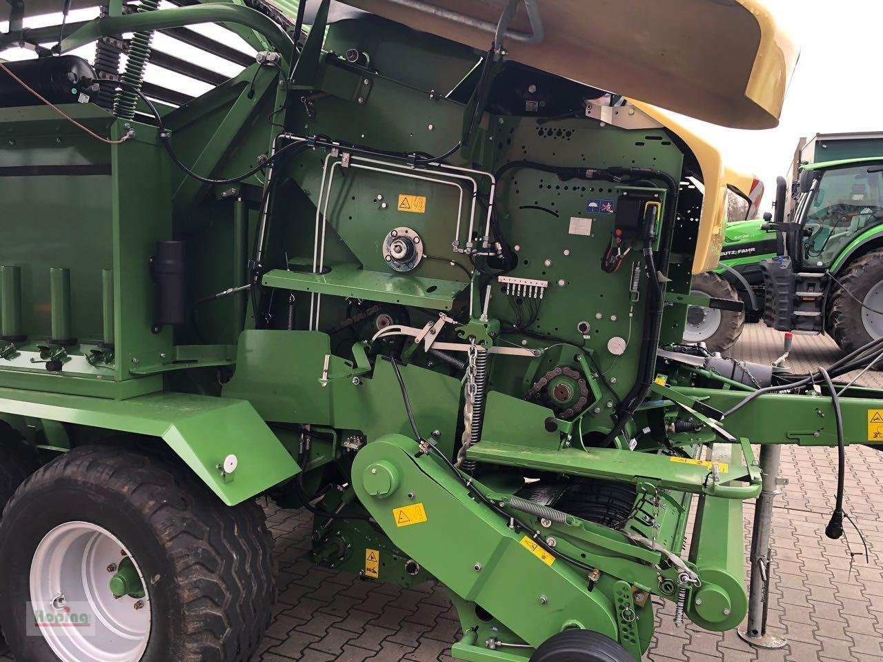 Рулонна сламопреса Krone Comprima CF 155 XC: снимка 10