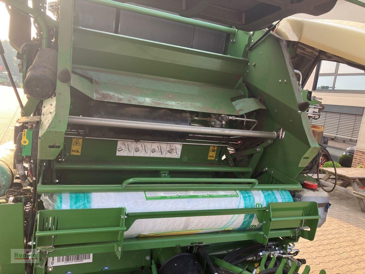 Рулонна сламопреса Krone VariPack V190 XC Plu: снимка 15
