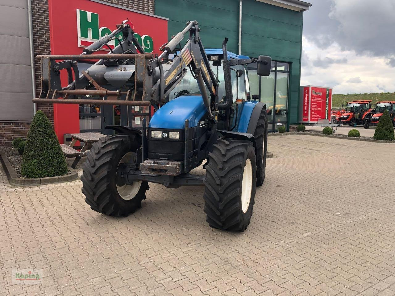 New Holland TSA 115 - Трактор: снимка 2 New Holland TSA 115 - Трактор: снимка 2