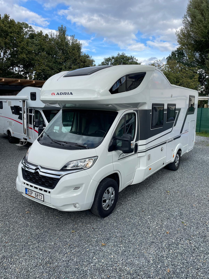 ADRIA Coral XL 670 - Алковен кемпер: снимка 3 ADRIA Coral XL 670 - Алковен кемпер: снимка 3