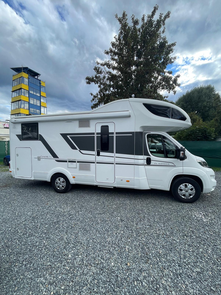ADRIA Coral XL 670 - Алковен кемпер: снимка 5 ADRIA Coral XL 670 - Алковен кемпер: снимка 5