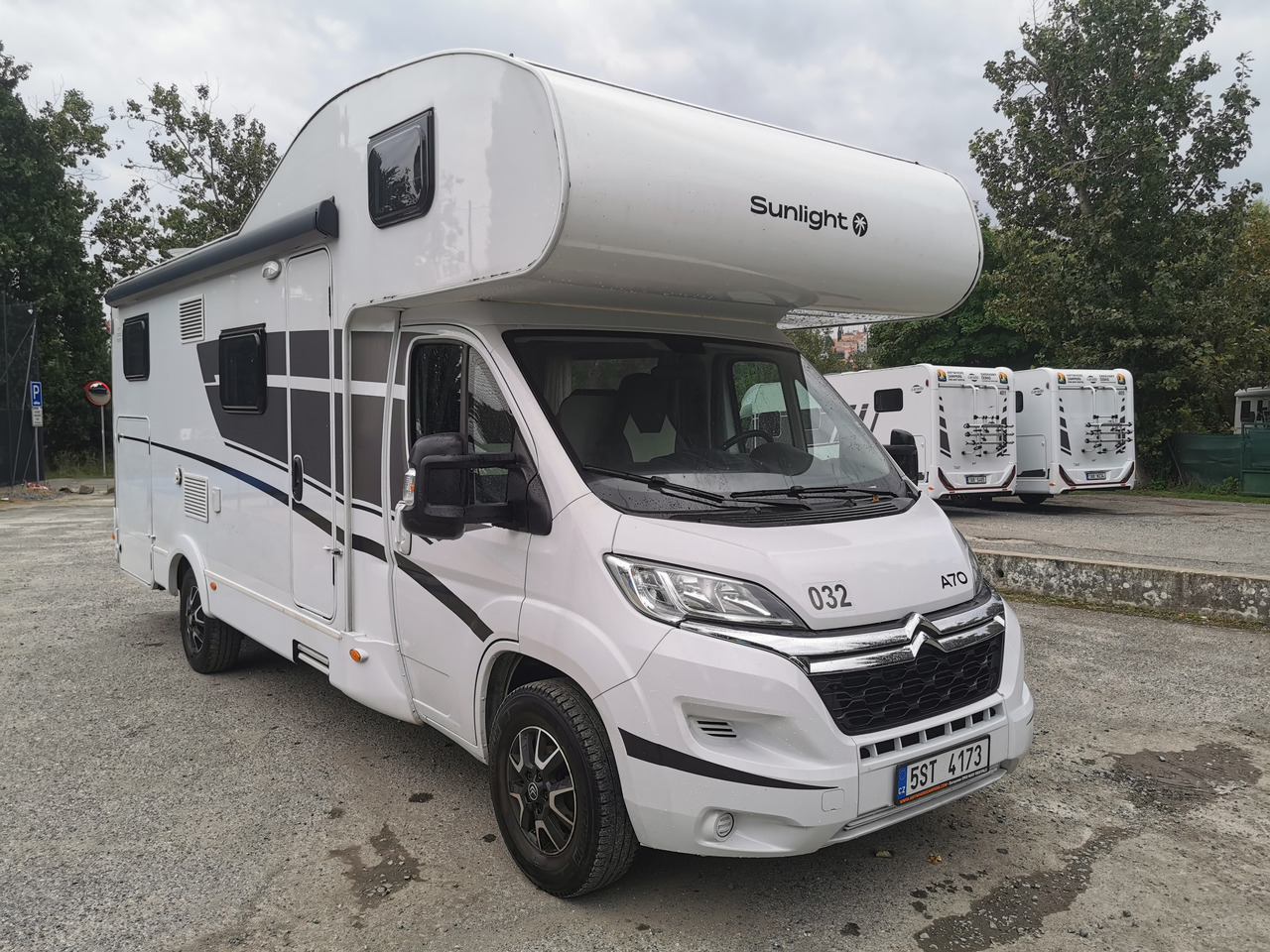 SUNLIGHT A 70 - Алковен кемпер: снимка 1 SUNLIGHT A 70 - Алковен кемпер: снимка 1