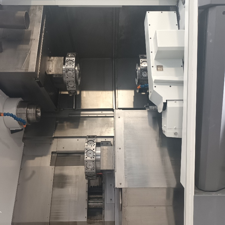 Tornio Cnc a tre torrette Nakamura NTY3-250 - Металообработваща машина: снимка 2 Tornio Cnc a tre torrette Nakamura NTY3-250 - Металообработваща машина: снимка 2
