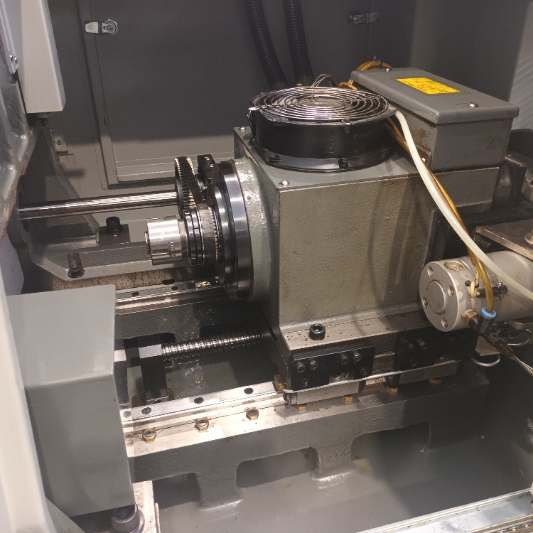 Tornio a fantina mobile a 5 assi Cnc Hanwha XD-20H - Струг за метал: снимка 4 Tornio a fantina mobile a 5 assi Cnc Hanwha XD-20H - Струг за метал: снимка 4