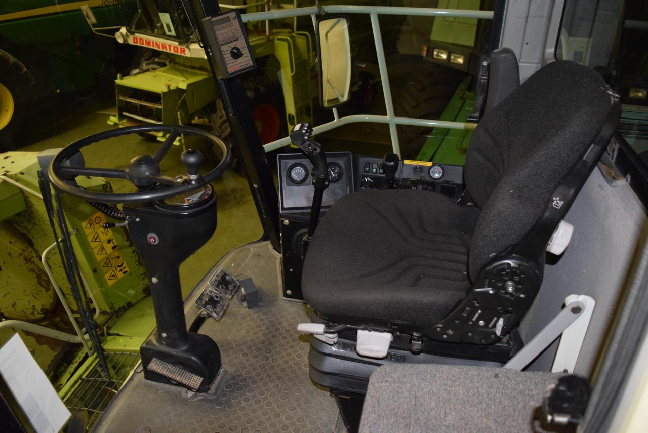 CLAAS Jaguar 820 - Силажокомбайн: снимка 4 CLAAS Jaguar 820 - Силажокомбайн: снимка 4