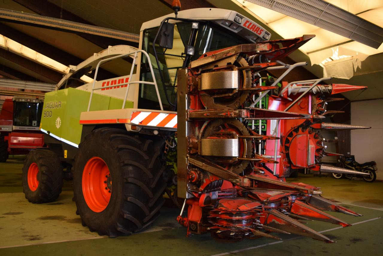 CLAAS Jaguar 900 - Силажокомбайн: снимка 1 CLAAS Jaguar 900 - Силажокомбайн: снимка 1