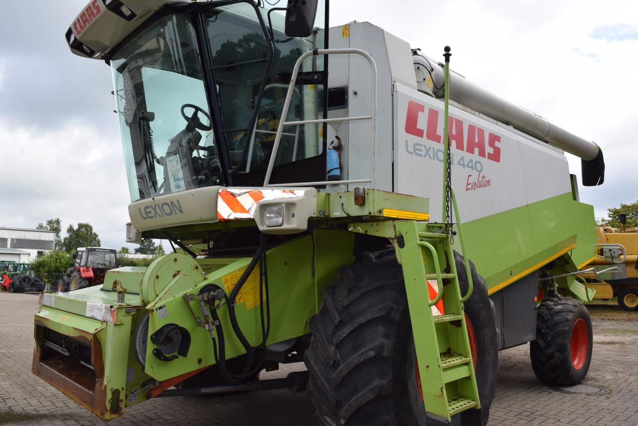 CLAAS Lexion 440 Evolution - Зърнокомбайн: снимка 3 CLAAS Lexion 440 Evolution - Зърнокомбайн: снимка 3