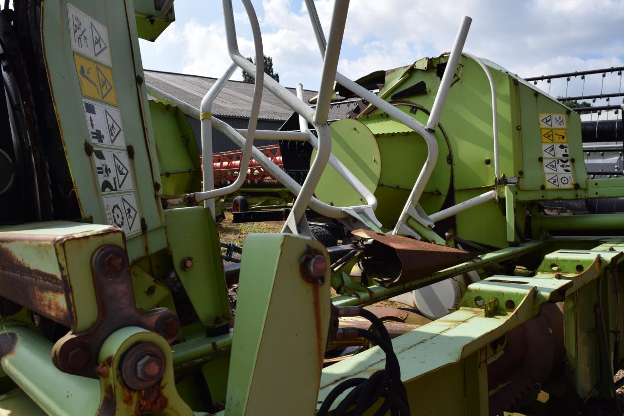 CLAAS RU 600 - Хедер за царевица: снимка 3 CLAAS RU 600 - Хедер за царевица: снимка 3