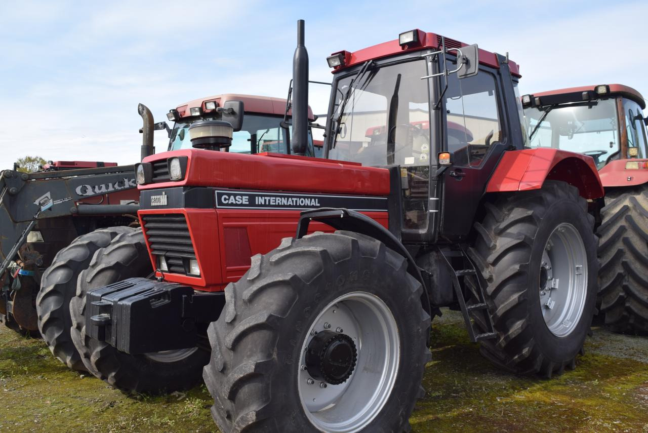 Case-IH 1455 XL A - Трактор: снимка 2 Case-IH 1455 XL A - Трактор: снимка 2