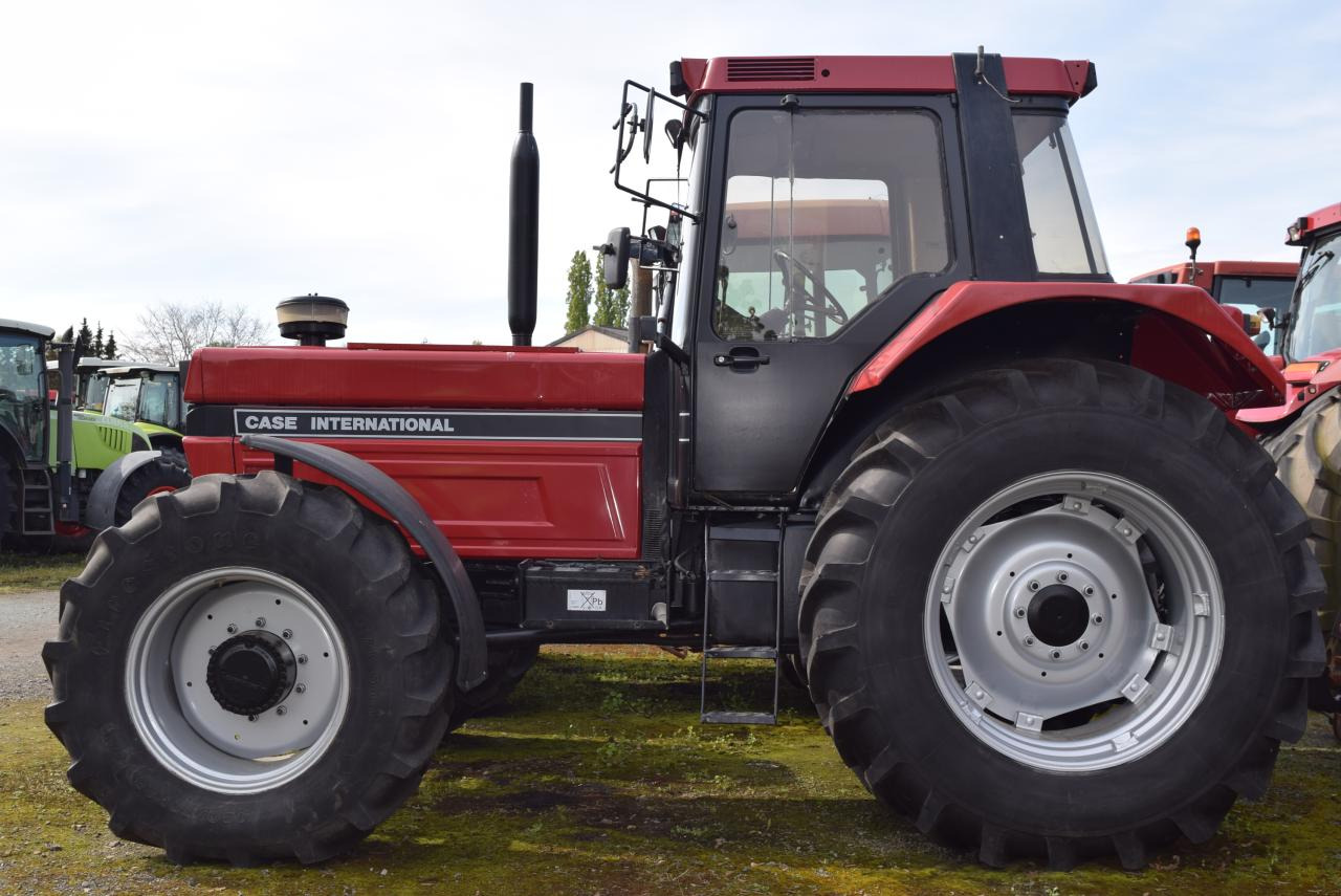 Case-IH 1455 XL A - Трактор: снимка 1 Case-IH 1455 XL A - Трактор: снимка 1