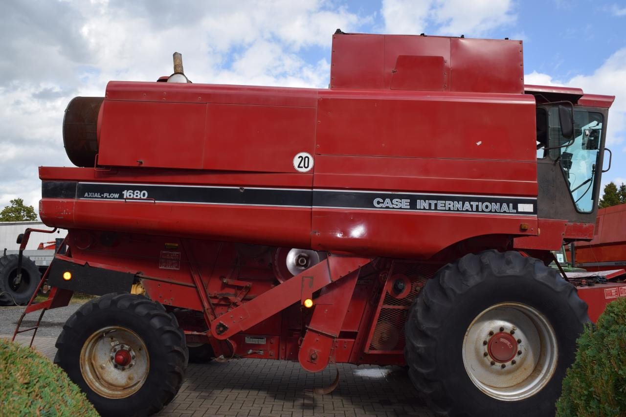 Case-IH 1680 Axial - Зърнокомбайн: снимка 4 Case-IH 1680 Axial - Зърнокомбайн: снимка 4