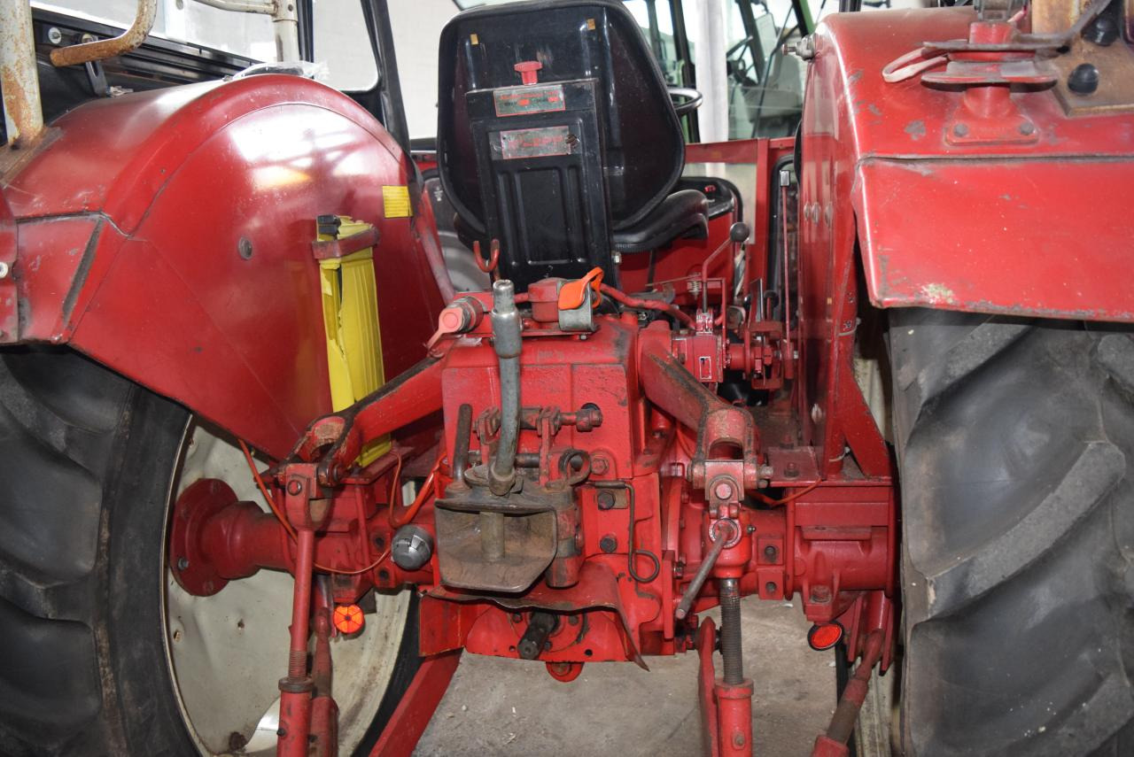 Case-IH 733 - Трактор: снимка 5 Case-IH 733 - Трактор: снимка 5