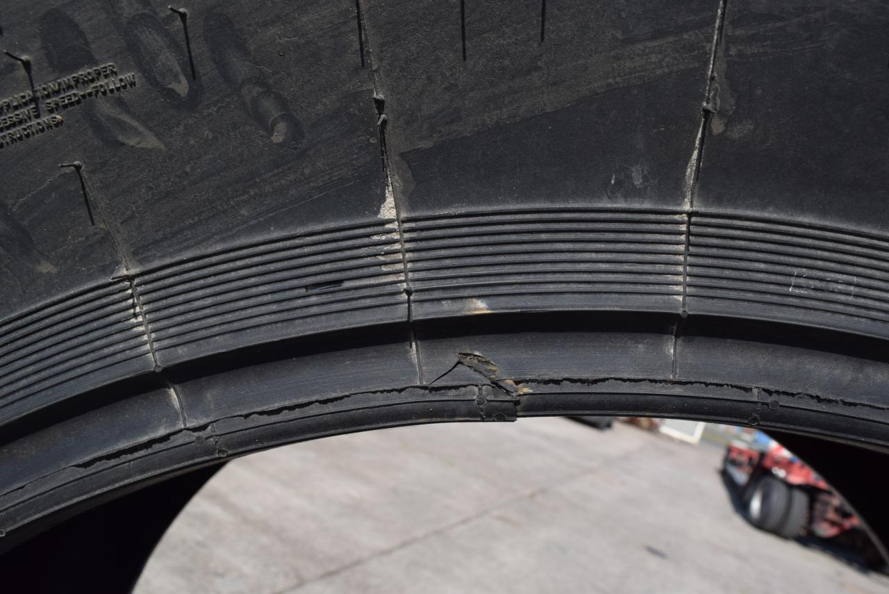 Continental 650/75R32 - Гума: снимка 3 Continental 650/75R32 - Гума: снимка 3