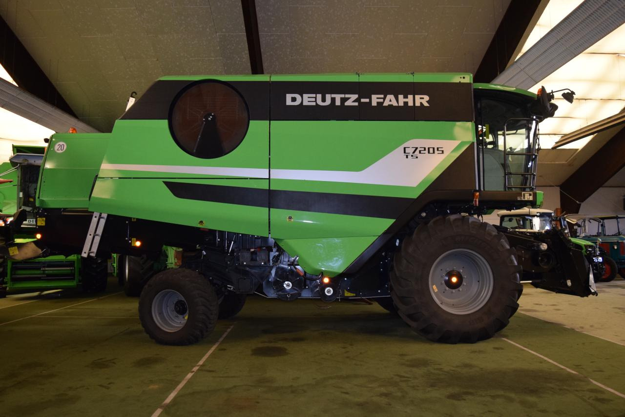 Deutz-Fahr C 7205 TS - Зърнокомбайн: снимка 1 Deutz-Fahr C 7205 TS - Зърнокомбайн: снимка 1