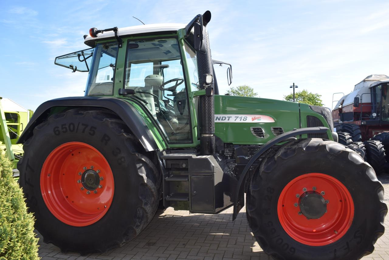 Fendt 718 Vario TMS - Трактор: снимка 2 Fendt 718 Vario TMS - Трактор: снимка 2