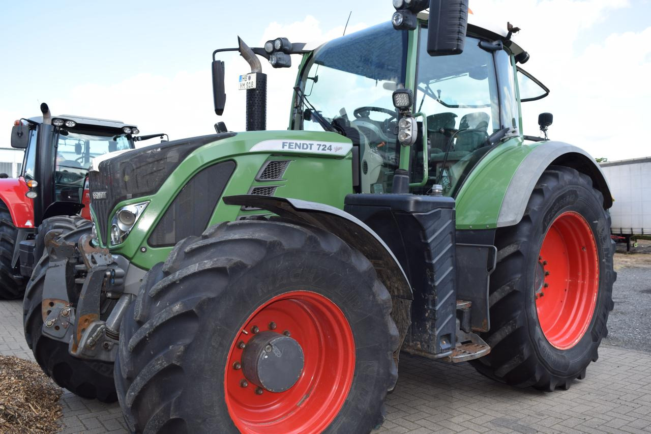 Fendt 724 Vario TMS SCR ProfiPlus - Трактор: снимка 2 Fendt 724 Vario TMS SCR ProfiPlus - Трактор: снимка 2