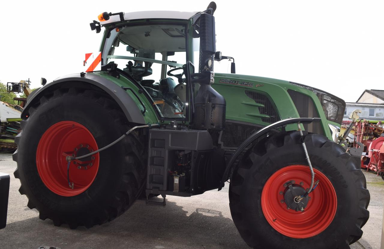 Fendt 826 Vario ProfiPlus, - Трактор: снимка 2 Fendt 826 Vario ProfiPlus, - Трактор: снимка 2