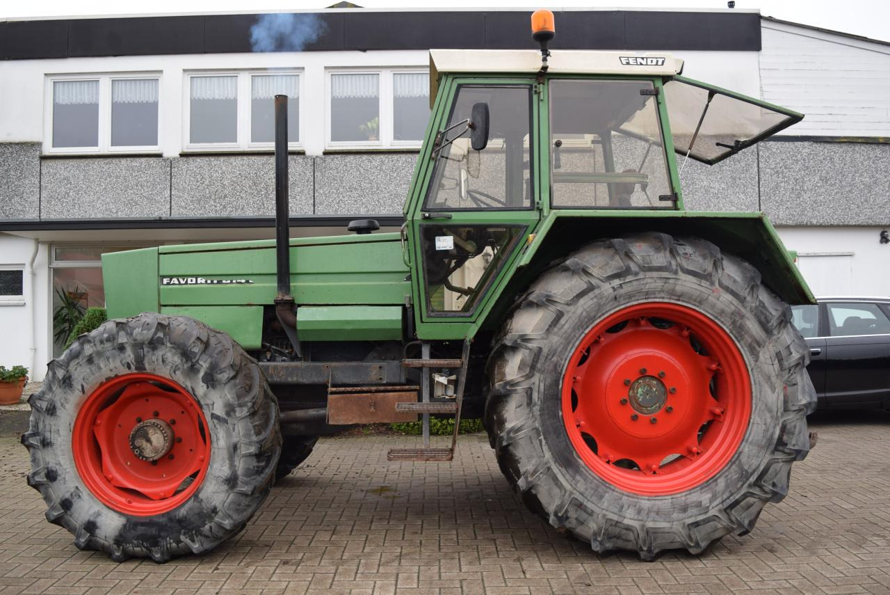 Fendt Favorit 614 LS Turbomatik - Трактор: снимка 1 Fendt Favorit 614 LS Turbomatik - Трактор: снимка 1