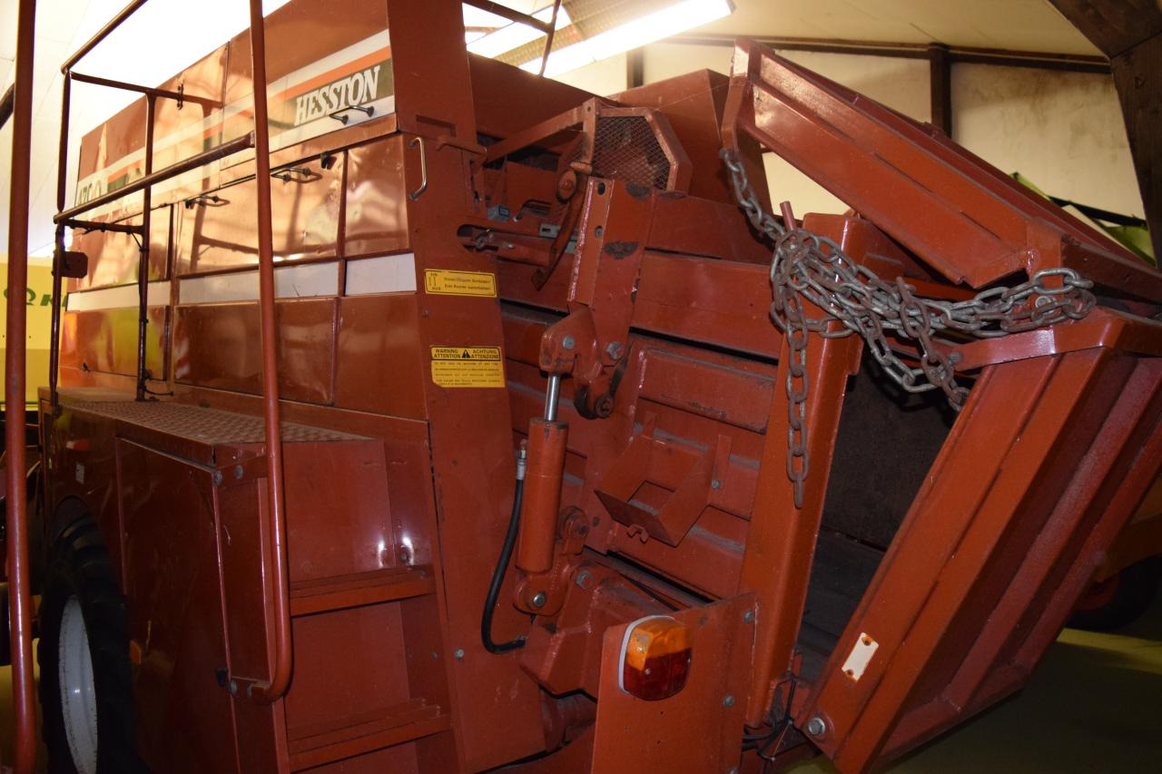 Fiat Hesston 4700 - Сламопреса за квадратни бали: снимка 4 Fiat Hesston 4700 - Сламопреса за квадратни бали: снимка 4