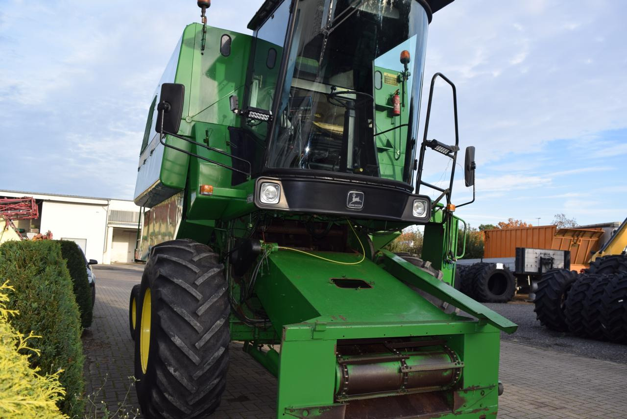 John Deere 1065 - Зърнокомбайн: снимка 4 John Deere 1065 - Зърнокомбайн: снимка 4