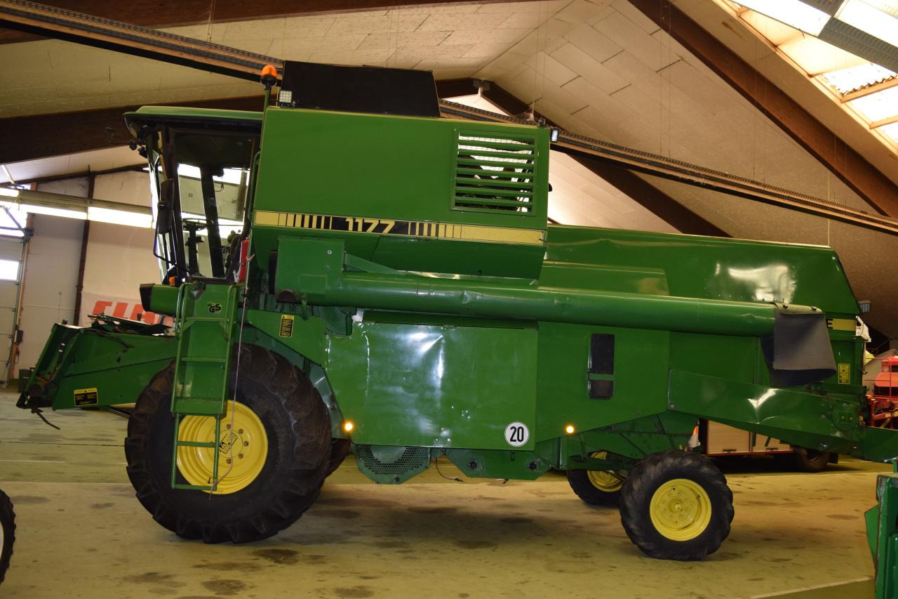 John Deere 1177 - Зърнокомбайн: снимка 3 John Deere 1177 - Зърнокомбайн: снимка 3
