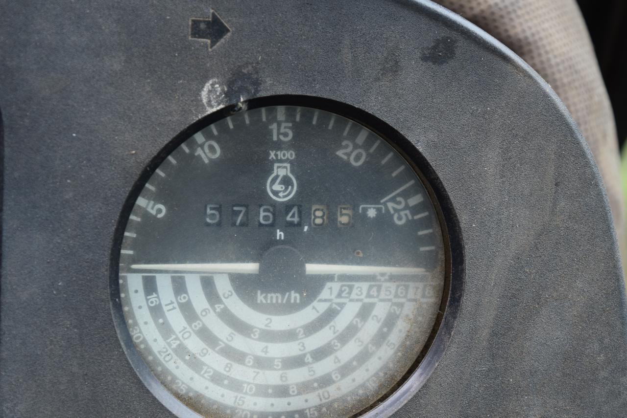 Трактор John Deere 1640: снимка 9