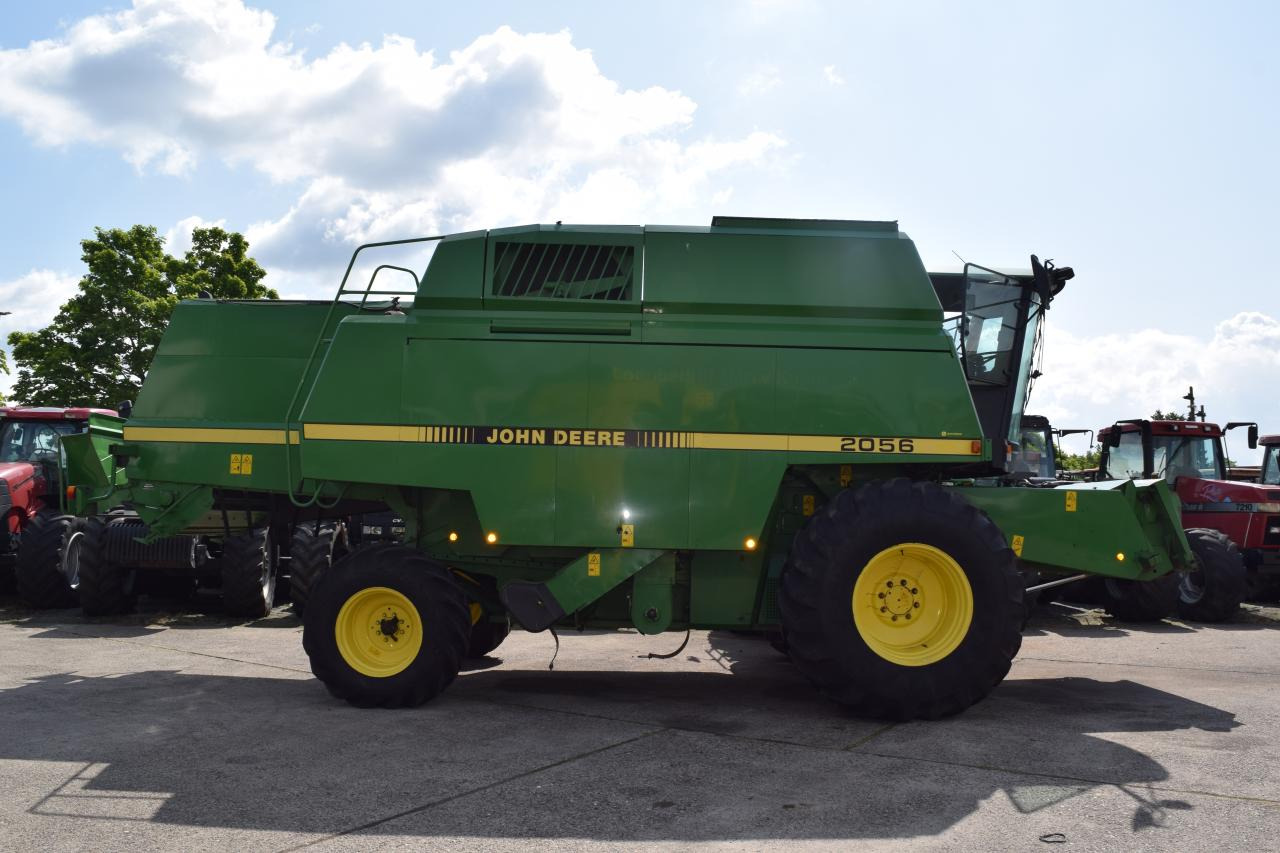 John Deere 2056 - Зърнокомбайн: снимка 1 John Deere 2056 - Зърнокомбайн: снимка 1