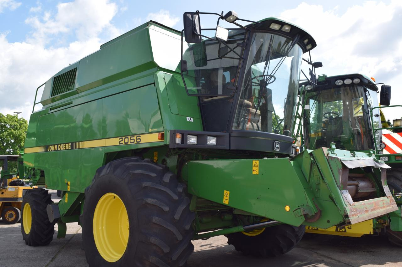 John Deere 2056 - Зърнокомбайн: снимка 2 John Deere 2056 - Зърнокомбайн: снимка 2