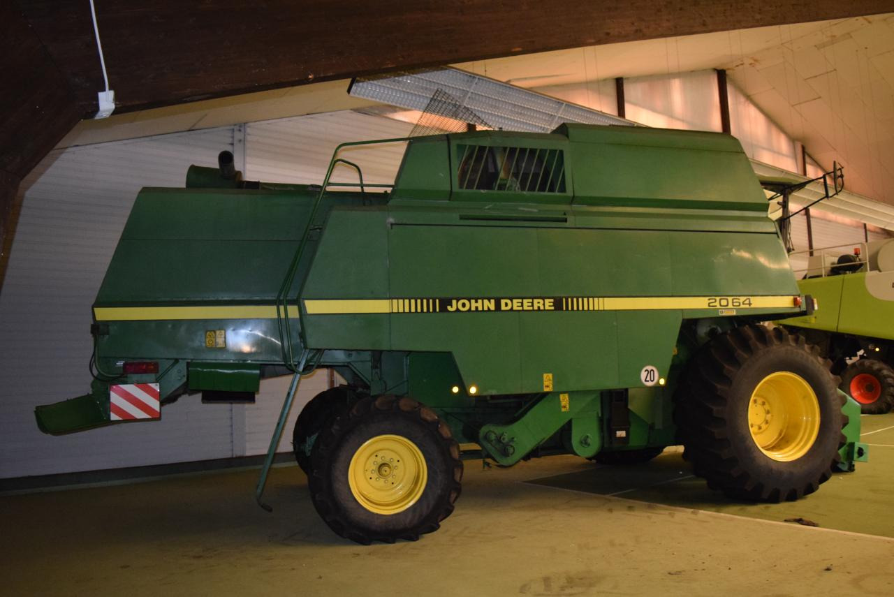 John Deere 2064 - Зърнокомбайн: снимка 3 John Deere 2064 - Зърнокомбайн: снимка 3
