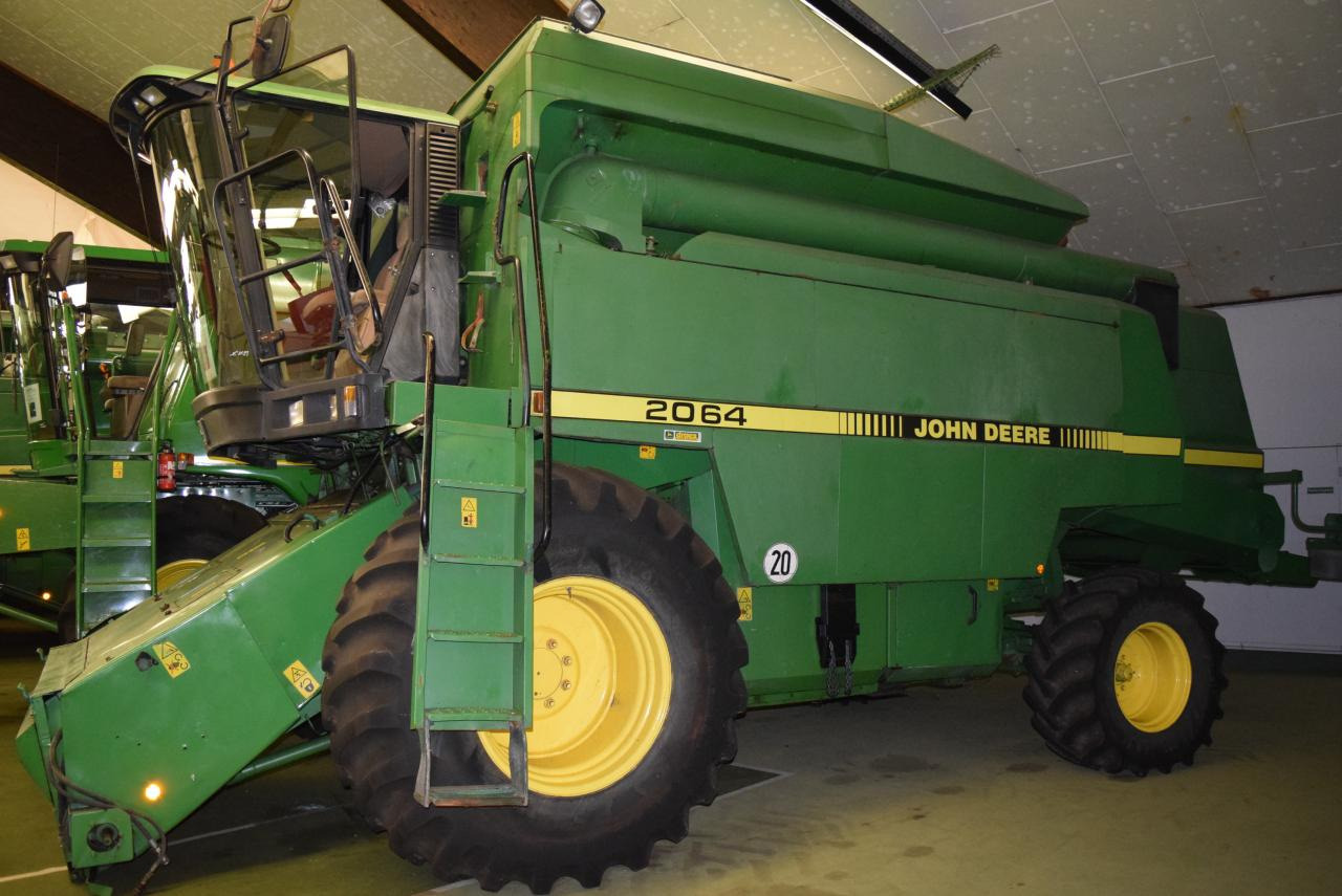 John Deere 2064 - Зърнокомбайн: снимка 4 John Deere 2064 - Зърнокомбайн: снимка 4