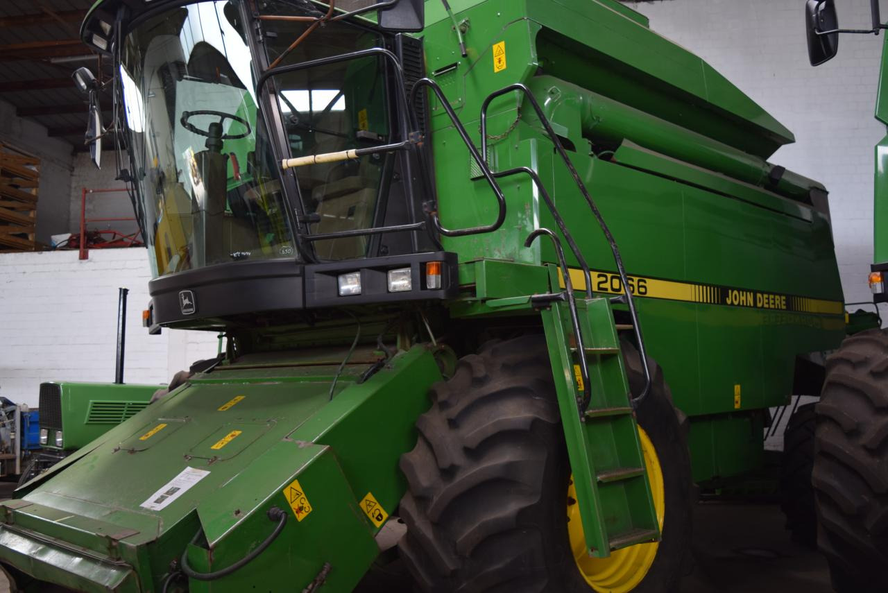 John Deere 2066 - Зърнокомбайн: снимка 1 John Deere 2066 - Зърнокомбайн: снимка 1