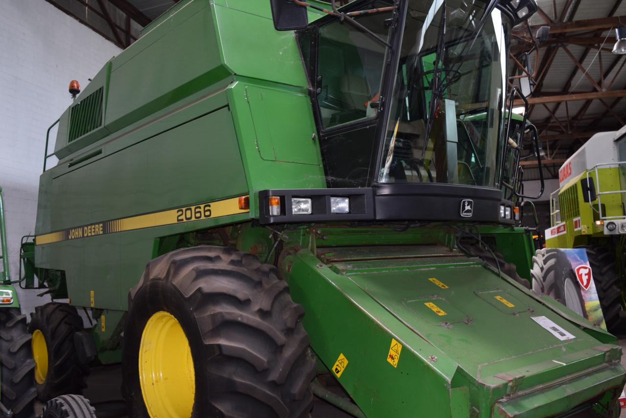 John Deere 2066 - Зърнокомбайн: снимка 2 John Deere 2066 - Зърнокомбайн: снимка 2