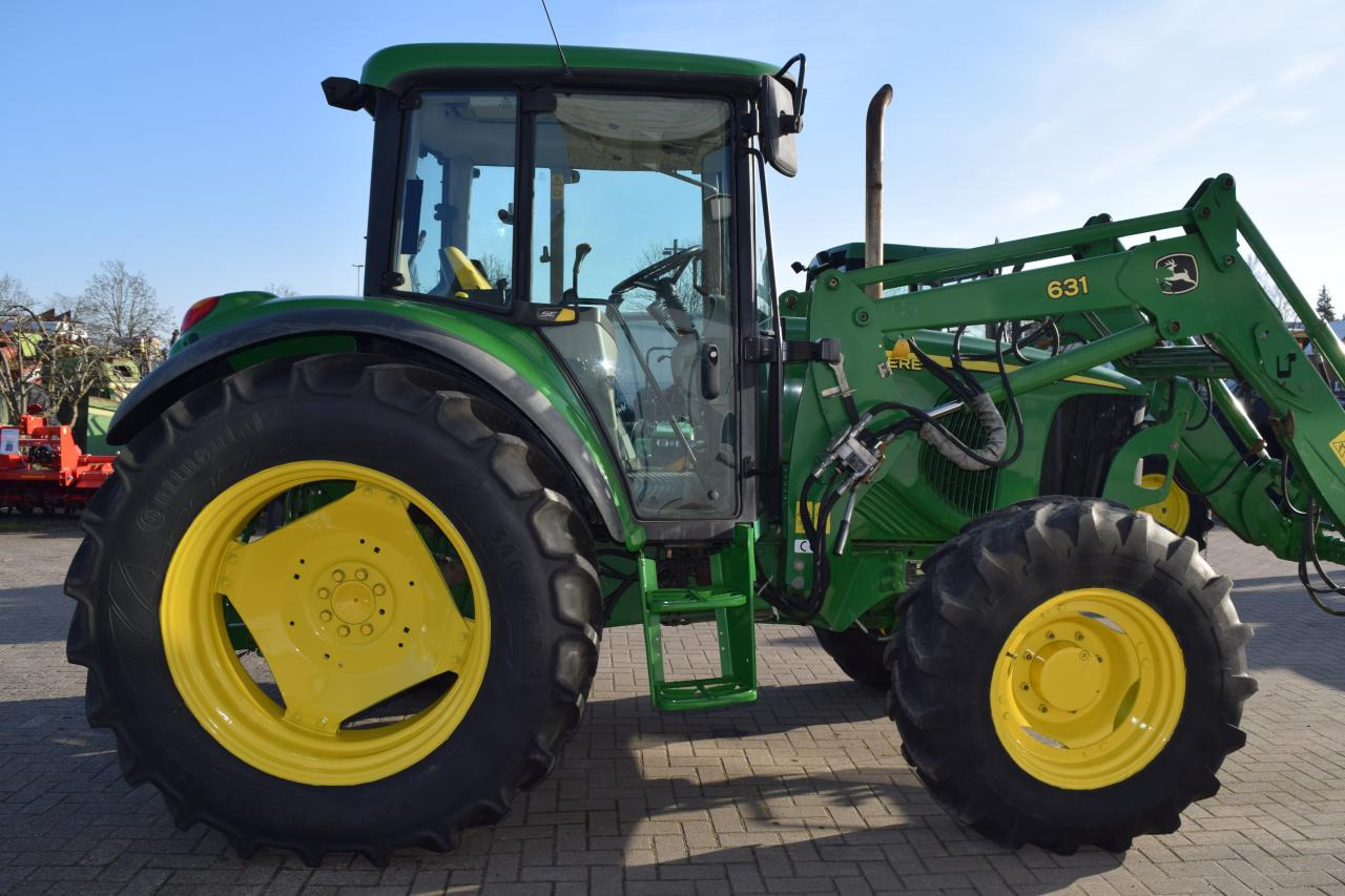 John Deere 6220 - Трактор: снимка 2 John Deere 6220 - Трактор: снимка 2