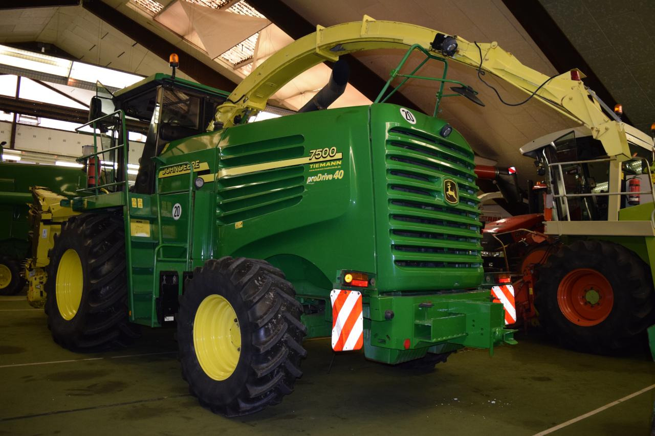 John Deere 7400 - Силажокомбайн: снимка 4 John Deere 7400 - Силажокомбайн: снимка 4