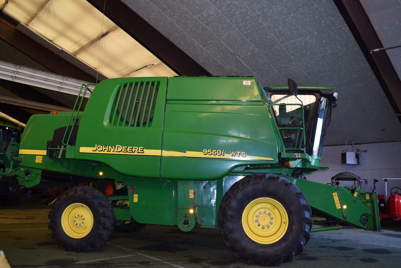 Зърнокомбайн John Deere 9560 i WTS: снимка 1