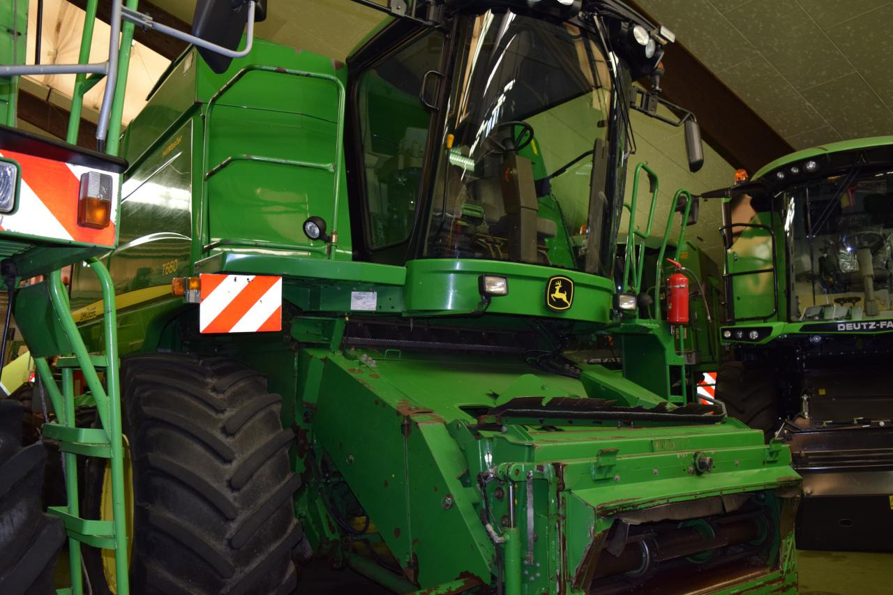 John Deere T 660 HM - Зърнокомбайн: снимка 2 John Deere T 660 HM - Зърнокомбайн: снимка 2