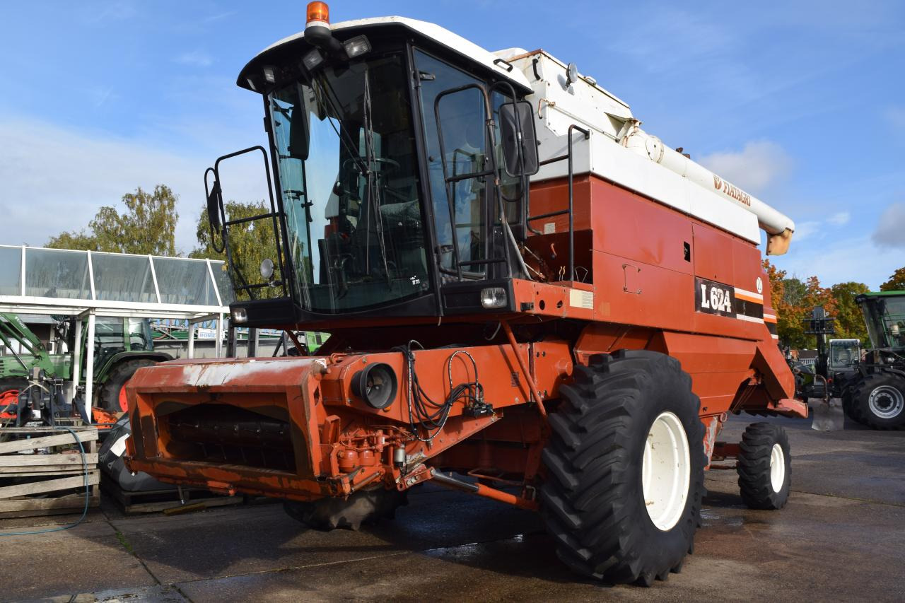 Laverda L624 - Зърнокомбайн: снимка 1 Laverda L624 - Зърнокомбайн: снимка 1