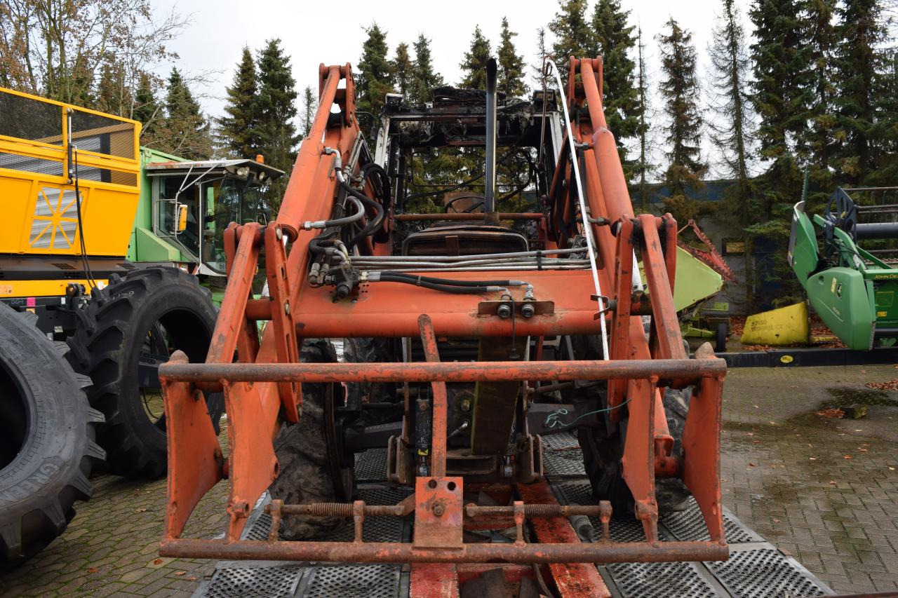 Massey Ferguson MF 390 T *Brandschaden* - Трактор: снимка 3 Massey Ferguson MF 390 T *Brandschaden* - Трактор: снимка 3