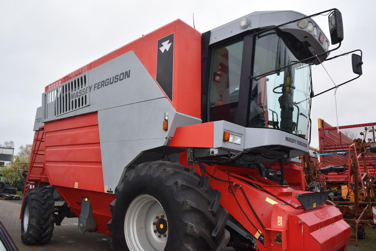 Massey Ferguson MF 7256 - Зърнокомбайн: снимка 1 Massey Ferguson MF 7256 - Зърнокомбайн: снимка 1