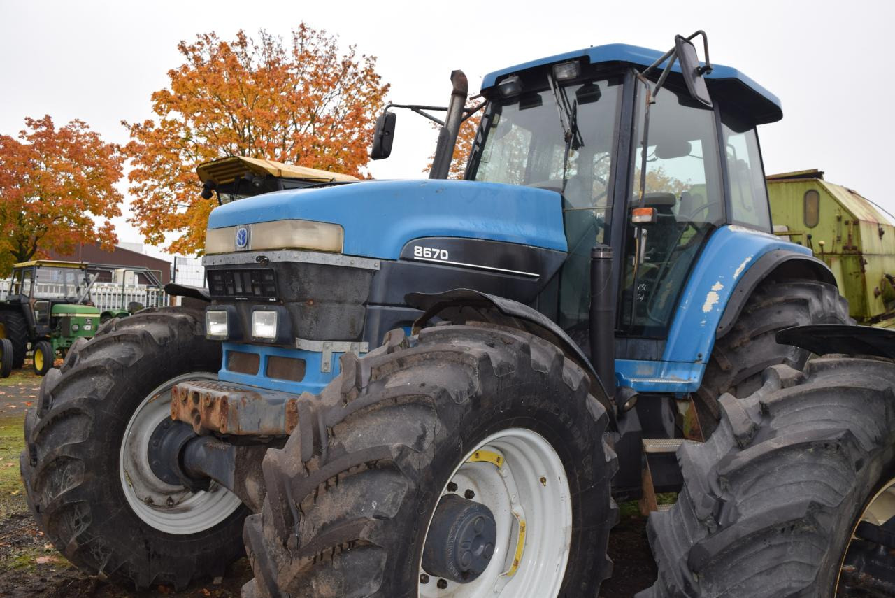 New Holland 8670 - Трактор: снимка 3 New Holland 8670 - Трактор: снимка 3