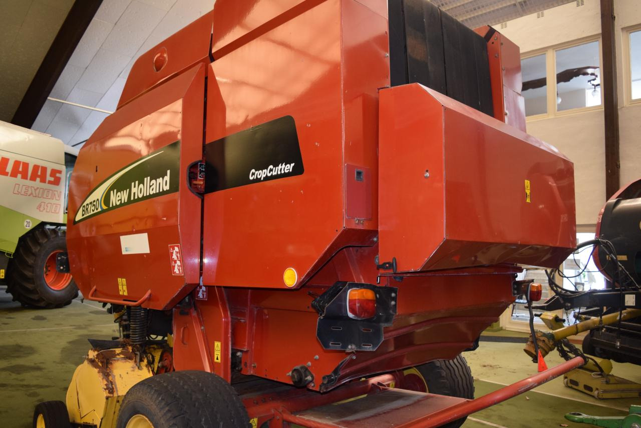 New Holland BR 750 CropCutter - Рулонна сламопреса: снимка 5 New Holland BR 750 CropCutter - Рулонна сламопреса: снимка 5