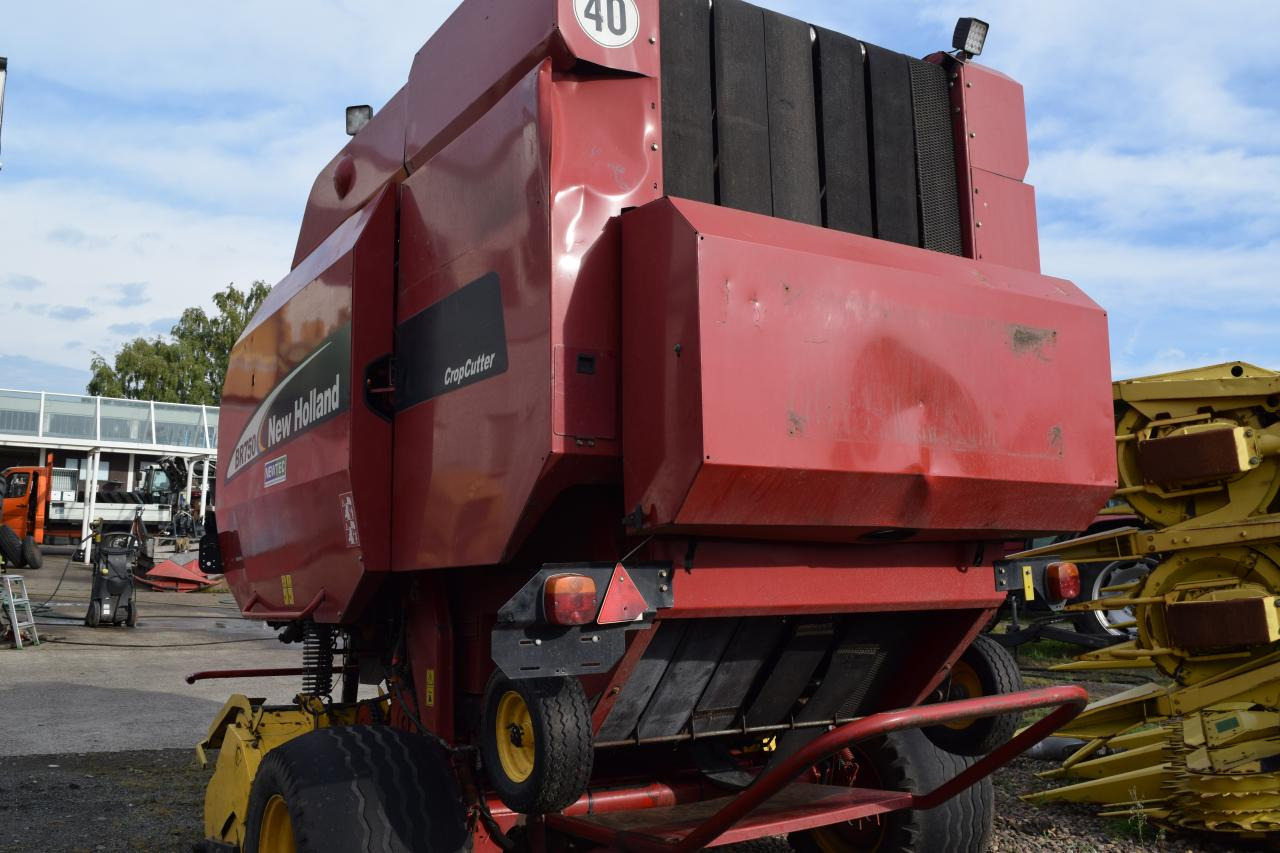 New Holland BR 750 CropCutter - Рулонна сламопреса: снимка 5 New Holland BR 750 CropCutter - Рулонна сламопреса: снимка 5